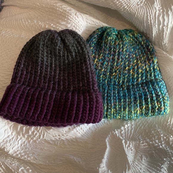 Handmade toques (lot of 3 only) - Picture 8 of 8